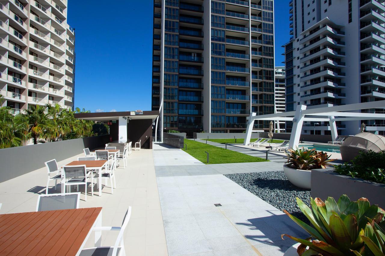 High Floor Ocean View Suites Broadbeach Gold Coast Esterno foto