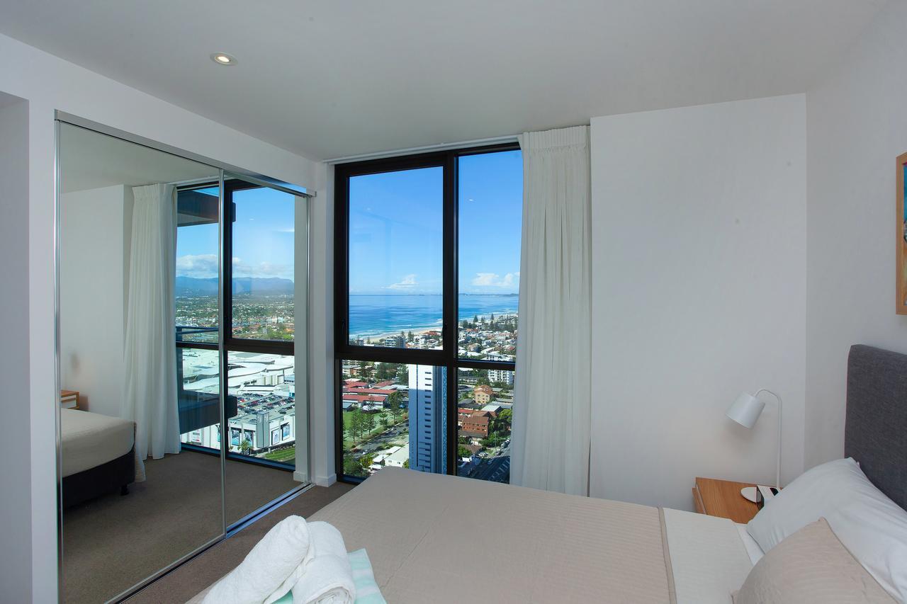 High Floor Ocean View Suites Broadbeach Gold Coast Esterno foto